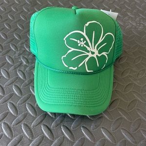 New! Green Trucker with white 🌺